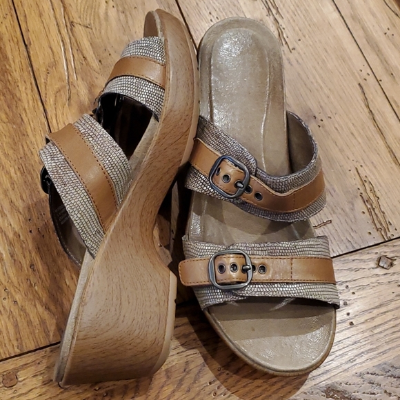 Dansko slip on sandals - Picture 2 of 4